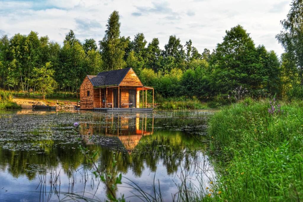 Heather Hut, Off-Grid Cottage On A Pond+2 Ha Darzkowo Esterno foto