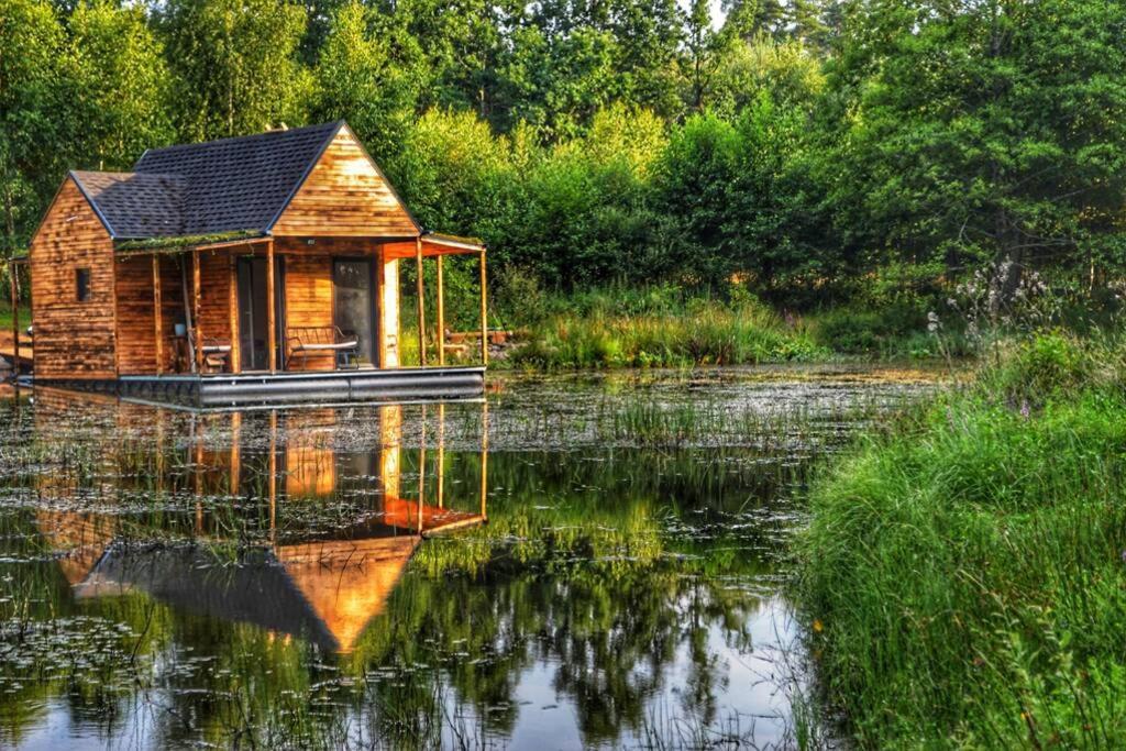 Heather Hut, Off-Grid Cottage On A Pond+2 Ha Darzkowo Esterno foto